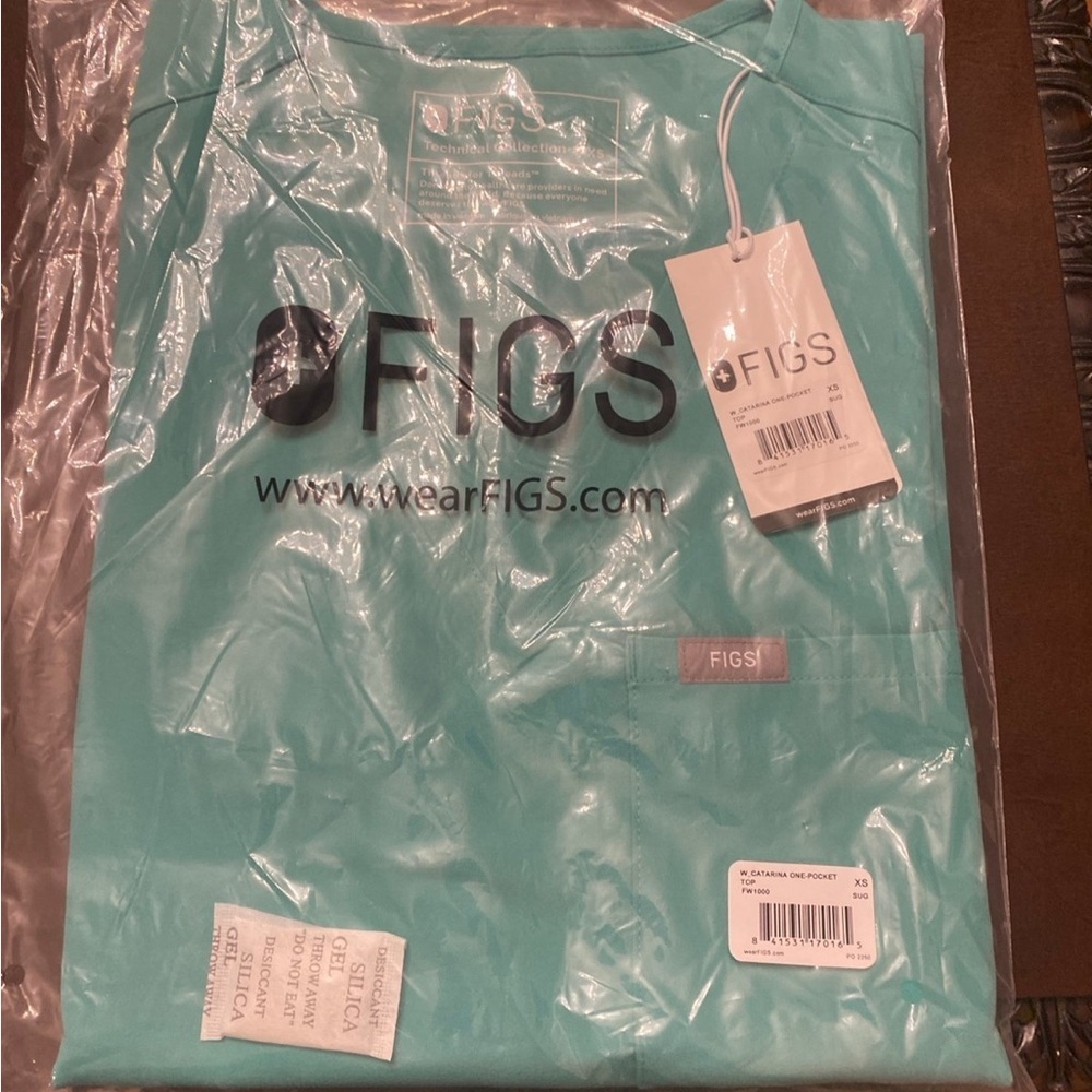 FIGS Catarina scrub top in Surgical Green (size S). NWT. Limited edition color.